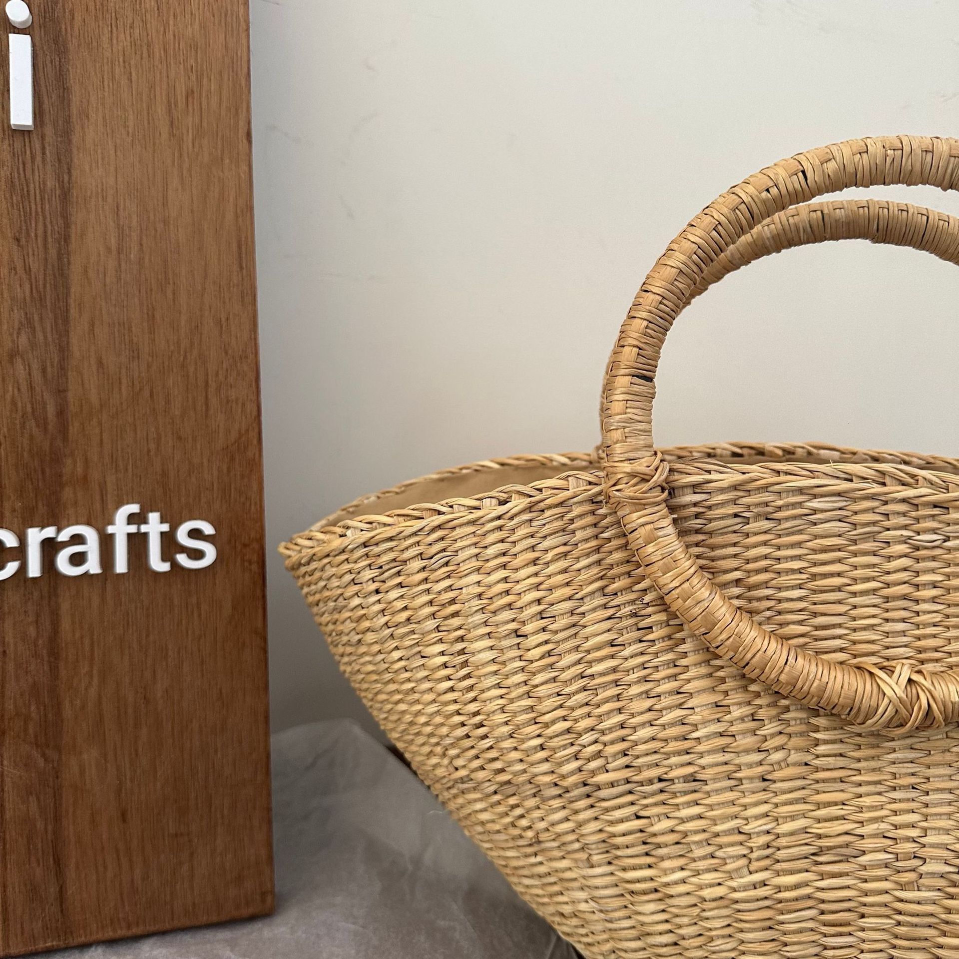 Summer new women's shoulder bag, straw bag, fashionable women's handbag, fashionable casual woven women's bag, beach vacation beach bag