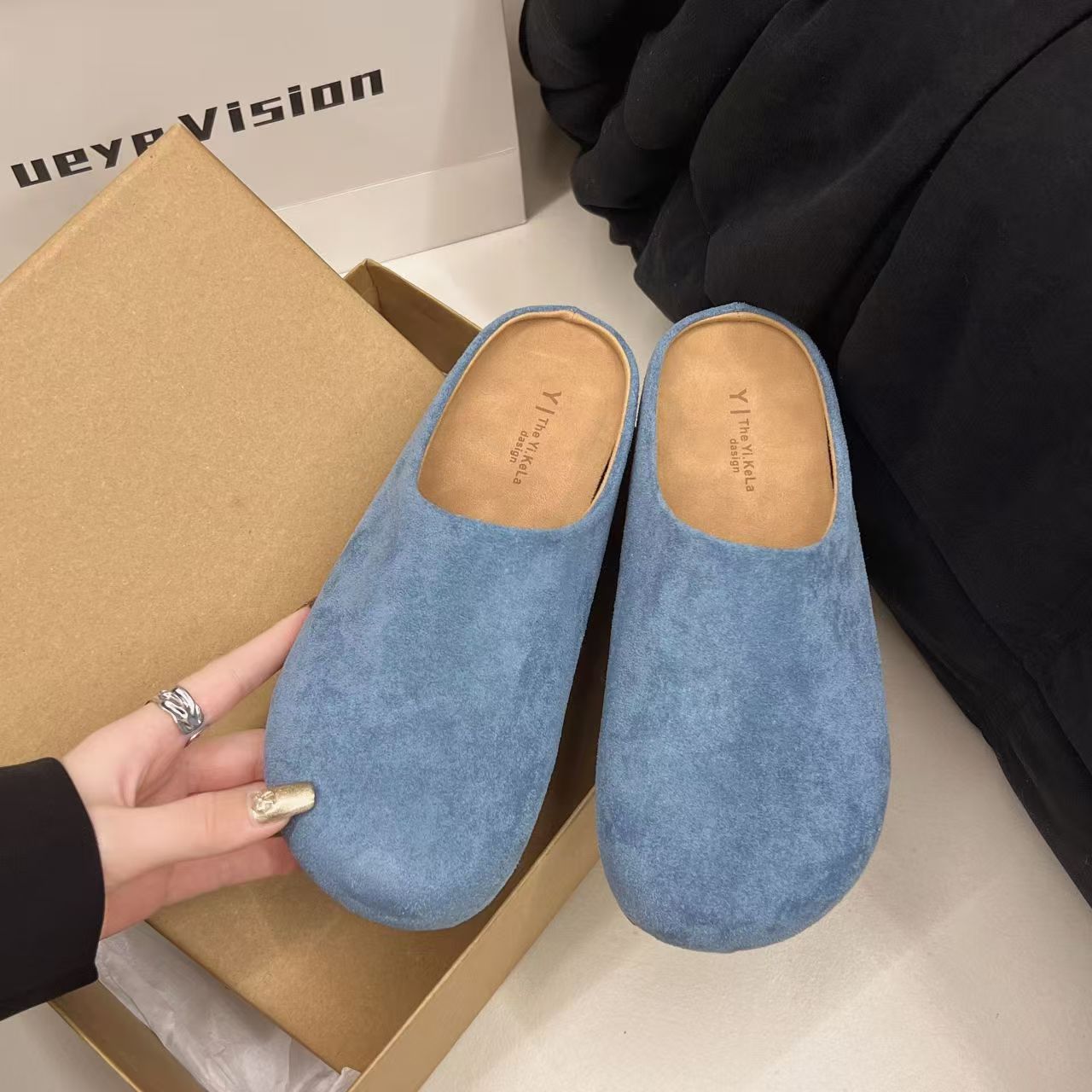 Thick-soled flip-top half-slipper women's outerwear 2025 autumn/Winter new style paired with skirt retro single shoe trend