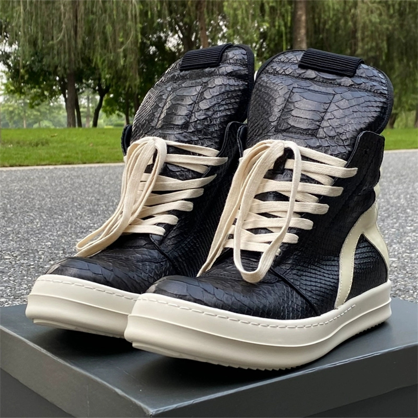Stivali Da Roccia Personalizzati In Pelle Vera Serpentina Nera.