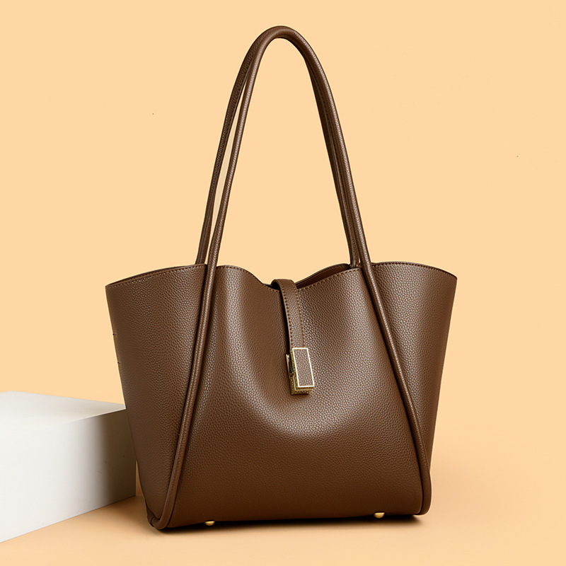 Summer new women's shoulder bag, new women's commuting handbag, summer new designer bag, new large capacity light women's luxury style 