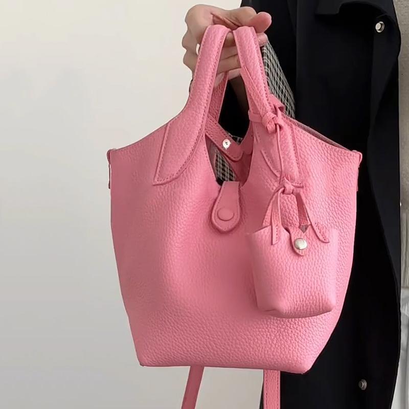 Summer new women's crossbody bag, summer new bucket shaped handbag, new light luxury niche handheld women's women's shoulder bag, new d