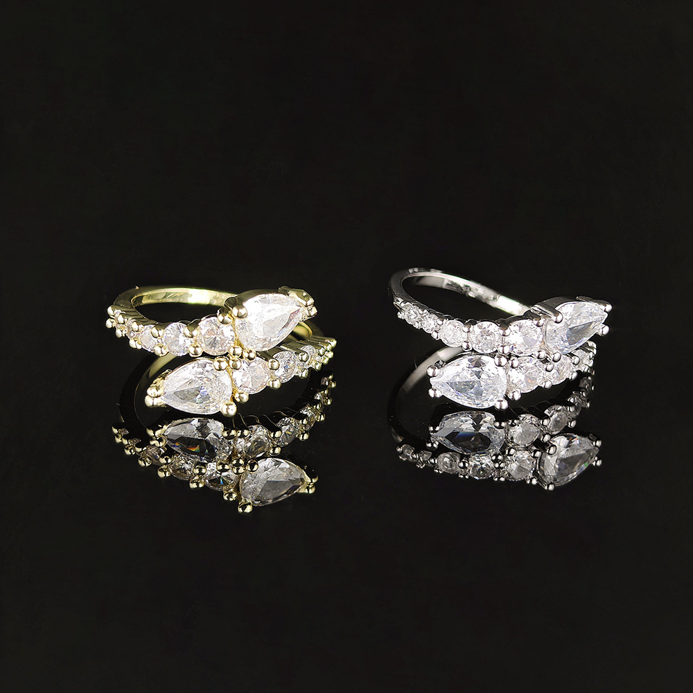 Designer Jewellery High Quality Silver Tone Multi Stone Ring with Cubic Zirconia Accents Party Gift for All Occasions Textured Sparkling Accessory