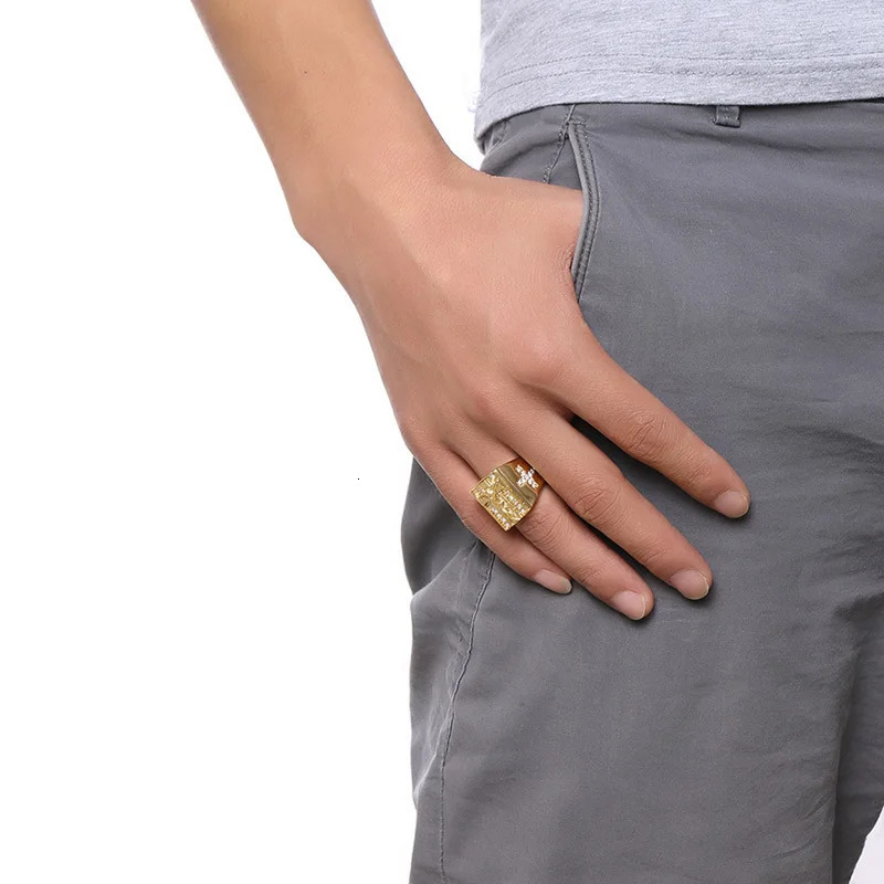 Vnox Punk Jesus Christ Cross Chunky Ring for Men Stainless Steel Crystals Religion Prayer Male Hip-hop Jewelry Gold Color 250717