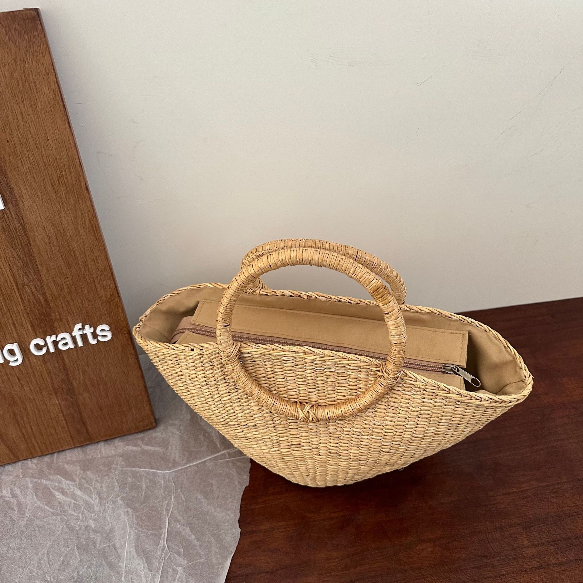 Summer new women's shoulder bag, straw bag, fashionable women's handbag, fashionable casual woven women's bag, beach vacation beach bag