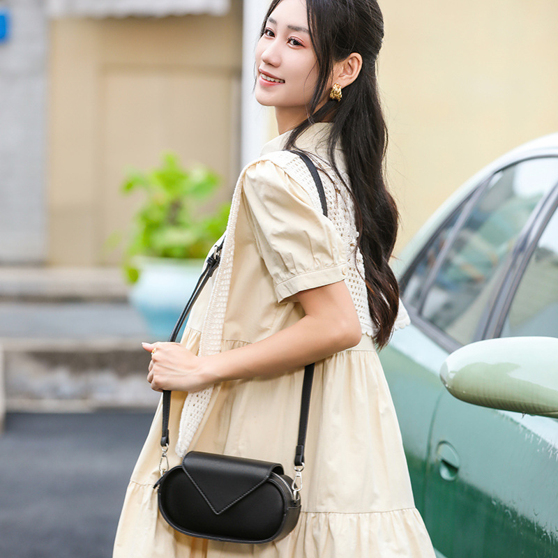 Summer new women's crossbody bag new fashion niche women's shoulder bag new women's designer bag summer new simple style solid color sm