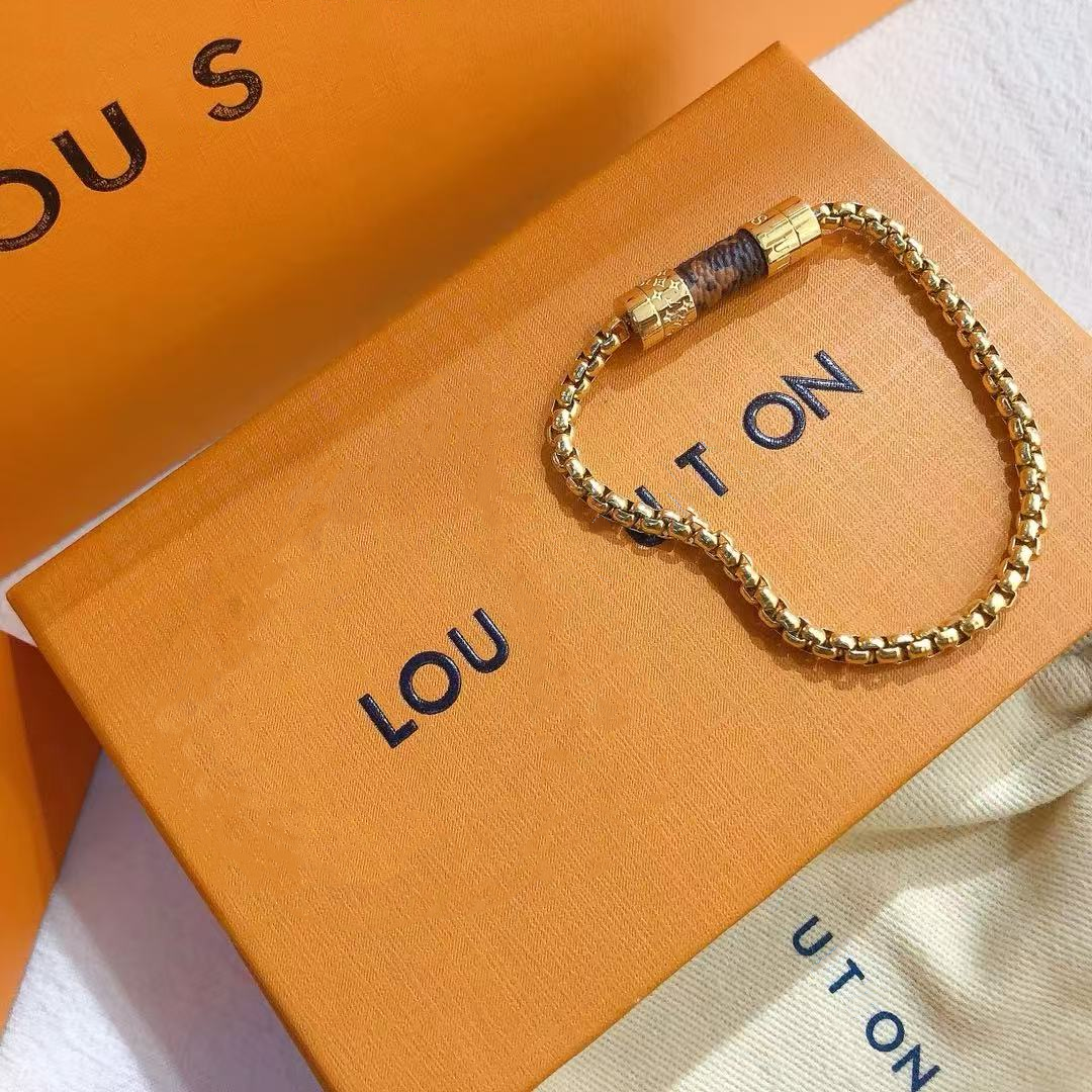 Luxury designer bracelet designer Jewelry Fashion Bangle 18K Gold Plated Titanium Steel louise bracelet for Women Men clover bracelet Classic charm bracelet