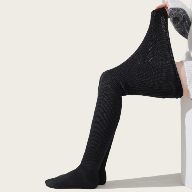 1 pair of ladies plus size thigh socks. Thigh-high socks, solid color knee-high socks wider and extra-long thickened knitted quantity socks