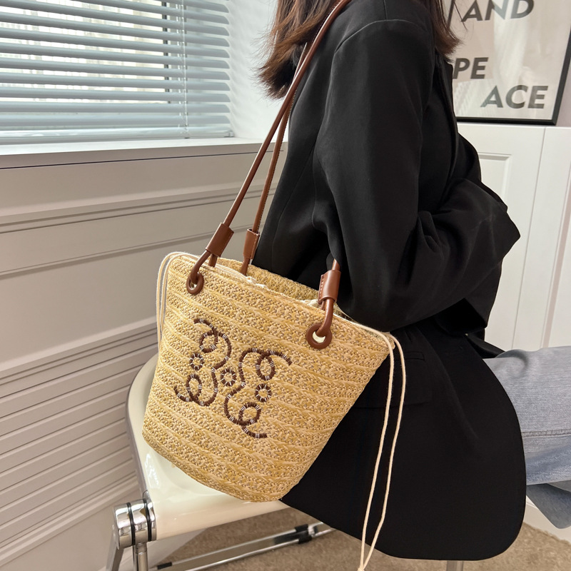 hot Free shipping new designer Shoulder Bags handbag Fashionable casual flap Chain armpit bag women crossbody bag Everyday Essential