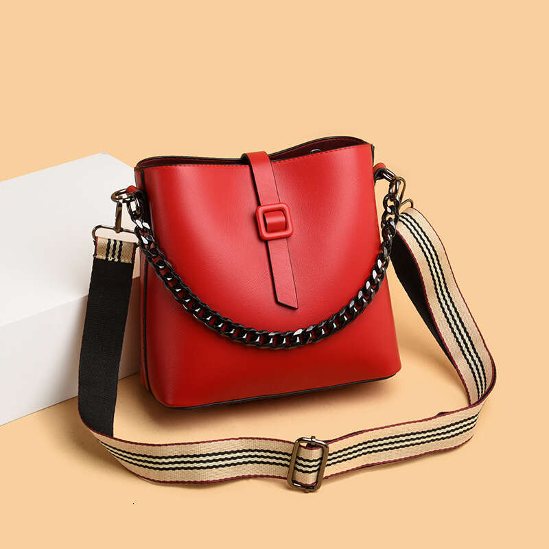 Genuine Leather Single Shoulder for Women Casual Versatile Crossbody Fashionable Large Capacity Handheld Bucket Bag Light Luxury