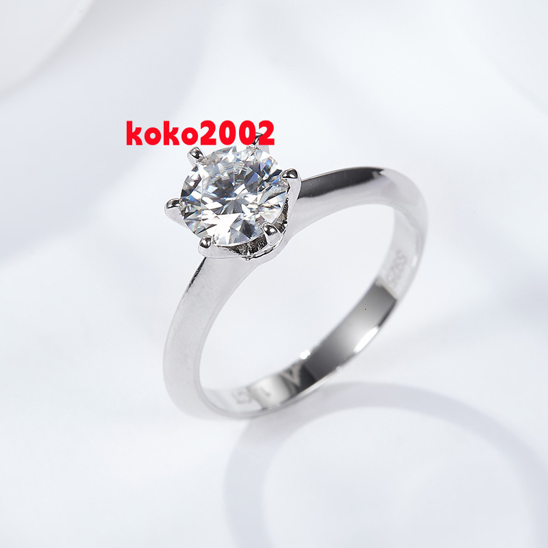 Elegant S925 Cultured Silver Six-Claw Fixed Moissanite Ring Classic Elegant Style Girlfriends Eternal Ring