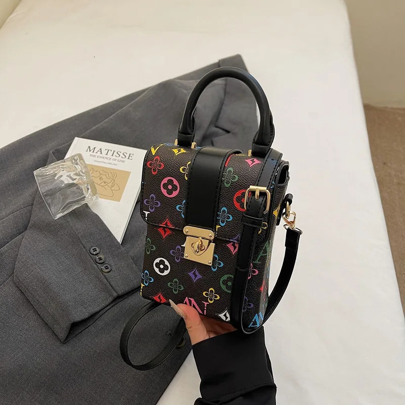 Square Handbag - Premium Textured Shoulder Bag for Women Elegant Crossbody Purse for Work Daily 250721