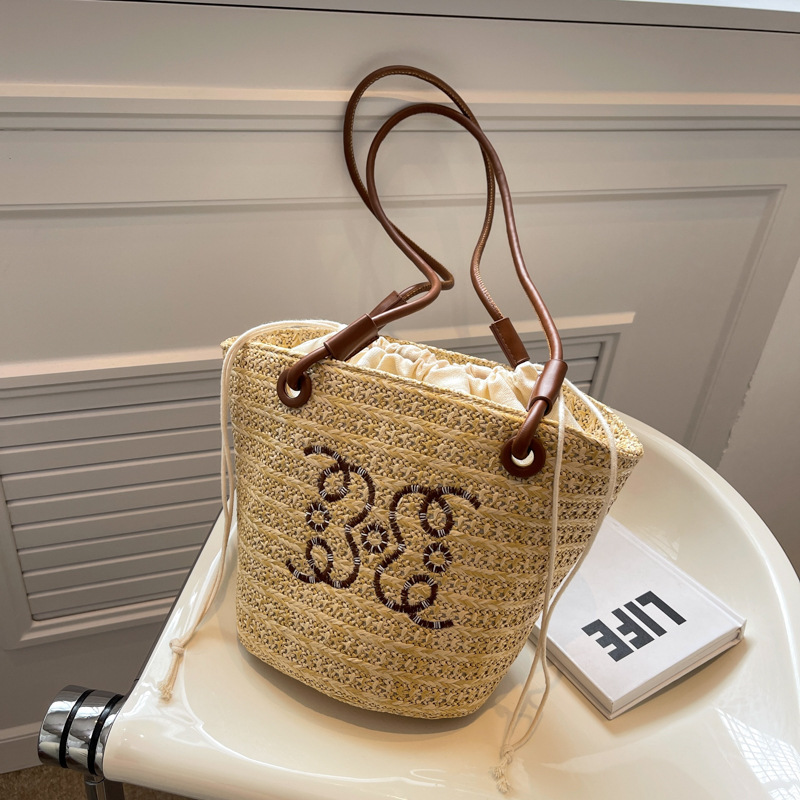 hot Free shipping new designer Shoulder Bags handbag Fashionable casual flap Chain armpit bag women crossbody bag Everyday Essential