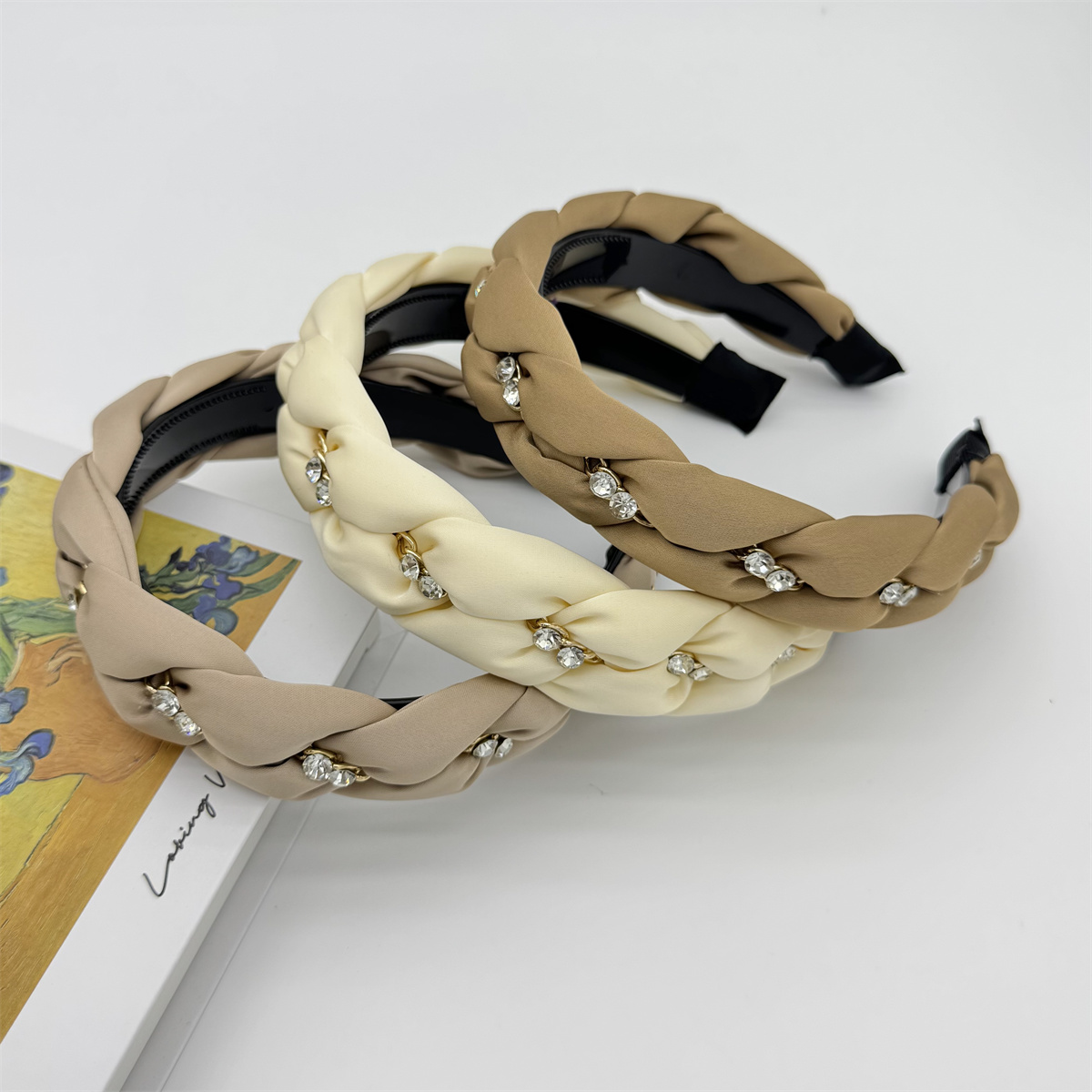 New diamond simple twist braid hair band female temperament ageing with teeth hairpin headband female