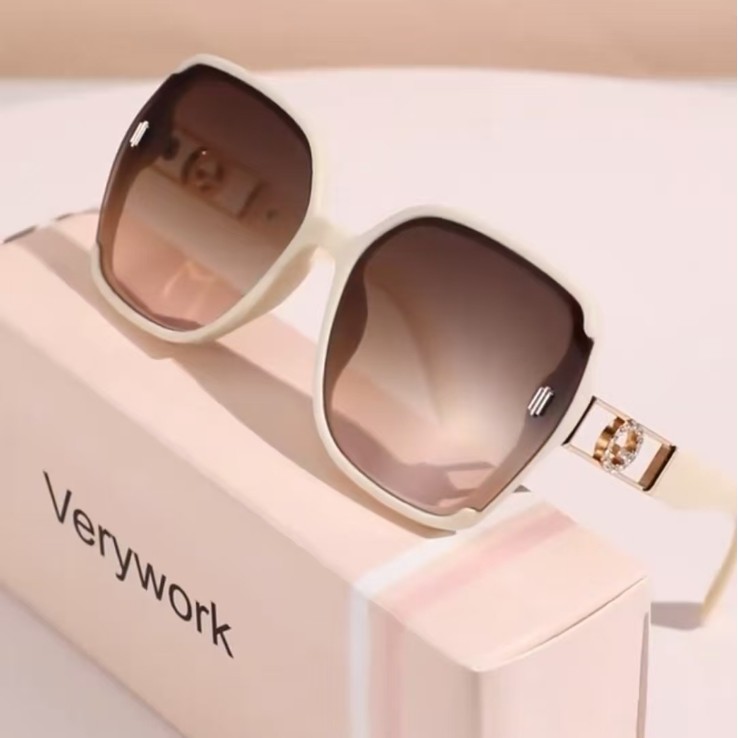Designer Sunglasses For Women Men Oversize Frame Sunglasses Fashion Classic Sunglasses Luxury Polarized Goggle Pilot PC Frame Oversized UV400 Eyewear 