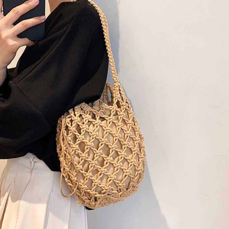 Summer Straw Bucket Bags For Women Handmade Drawstring Beach Shoulder Bags Raffia Rattan Woven Handbags Vacation Shopping Bags G250729