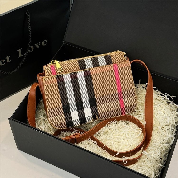 hot Free shipping new designer Shoulder Bags handbag Fashionable casual flap Chain armpit bag women crossbody bag Essential