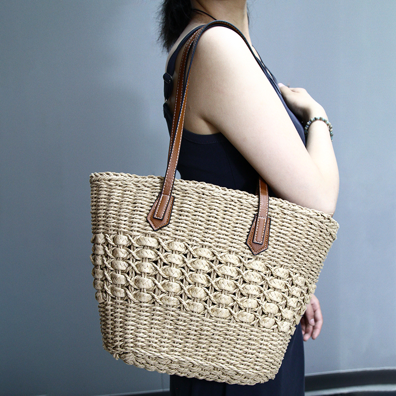 Factory direct hollow bag, women's high-capacity versatile woven shoulder bag, commuting straw woven tote bag