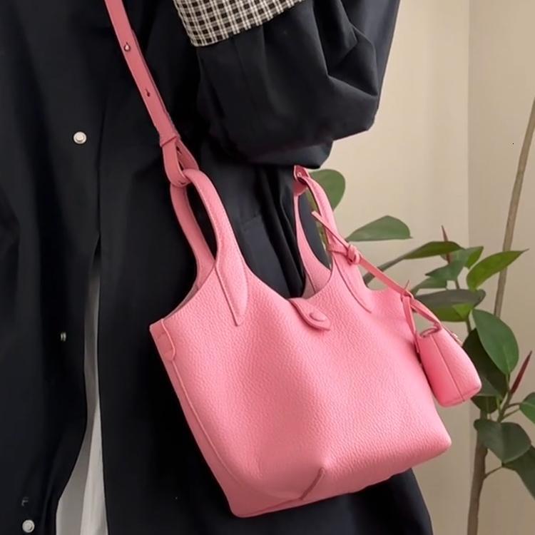 Summer new women's crossbody bag, summer new bucket shaped handbag, new light luxury niche handheld women's women's shoulder bag, new d