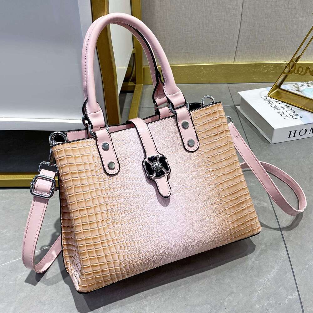 2025 New High-Quality Large Capacity Textured Single Shoulder Crossbody Elegant Women's Bag
