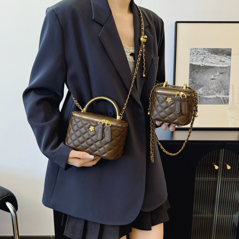 Senior sense chain crossbody bag female autumn and winter Lingge all build temperament box bag fashion shoulder bag 2025