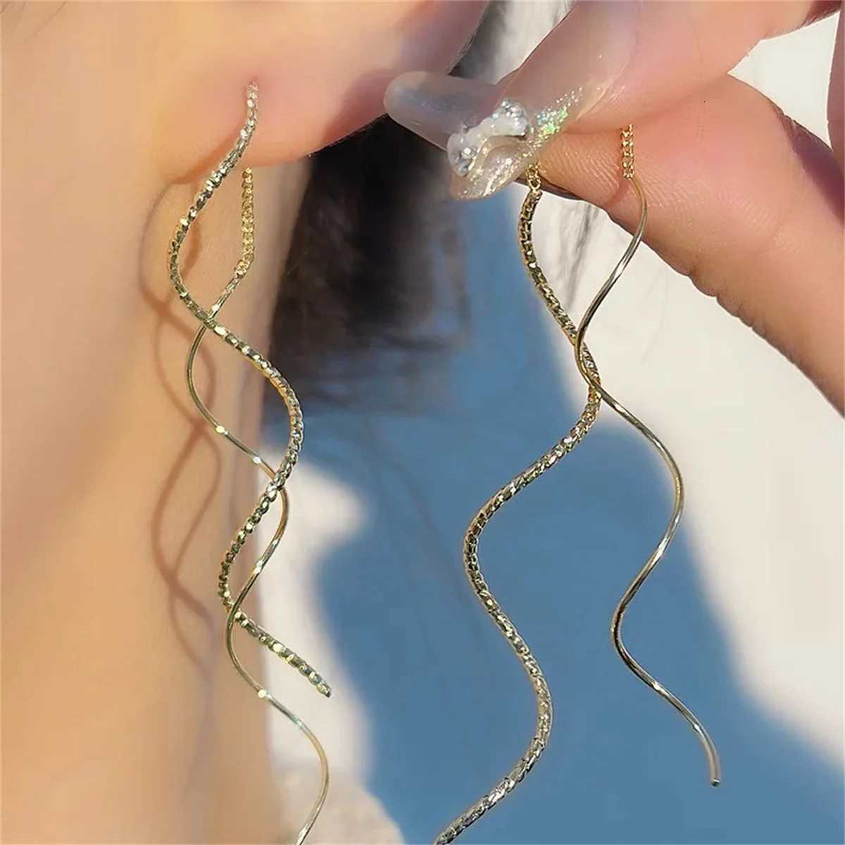 2Pcs Wave Fringe Tassel Earrings for Ladies Exquisite Elegant Long Style Pin Fashion Stud Suitable for Daily Wear XJ250722