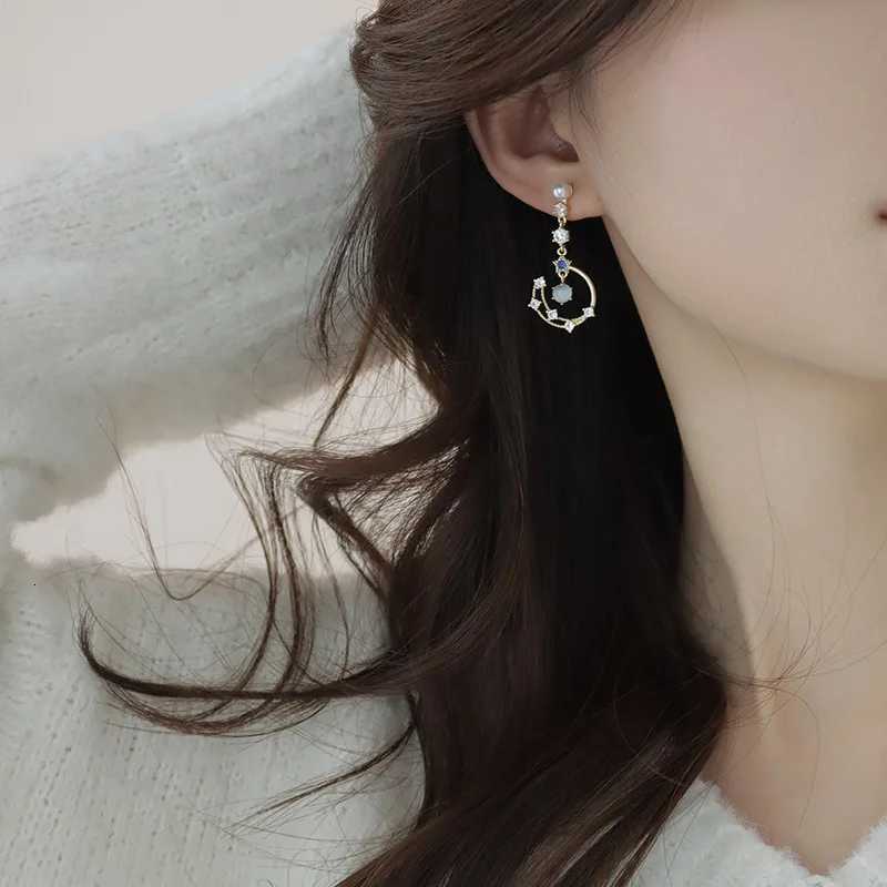 New Fashion Asymmetry Long Tassel Earrings Personality Star Moon Geometric Hanging Womens Earrings Party Wedding Jewelry Gifts XJ250722