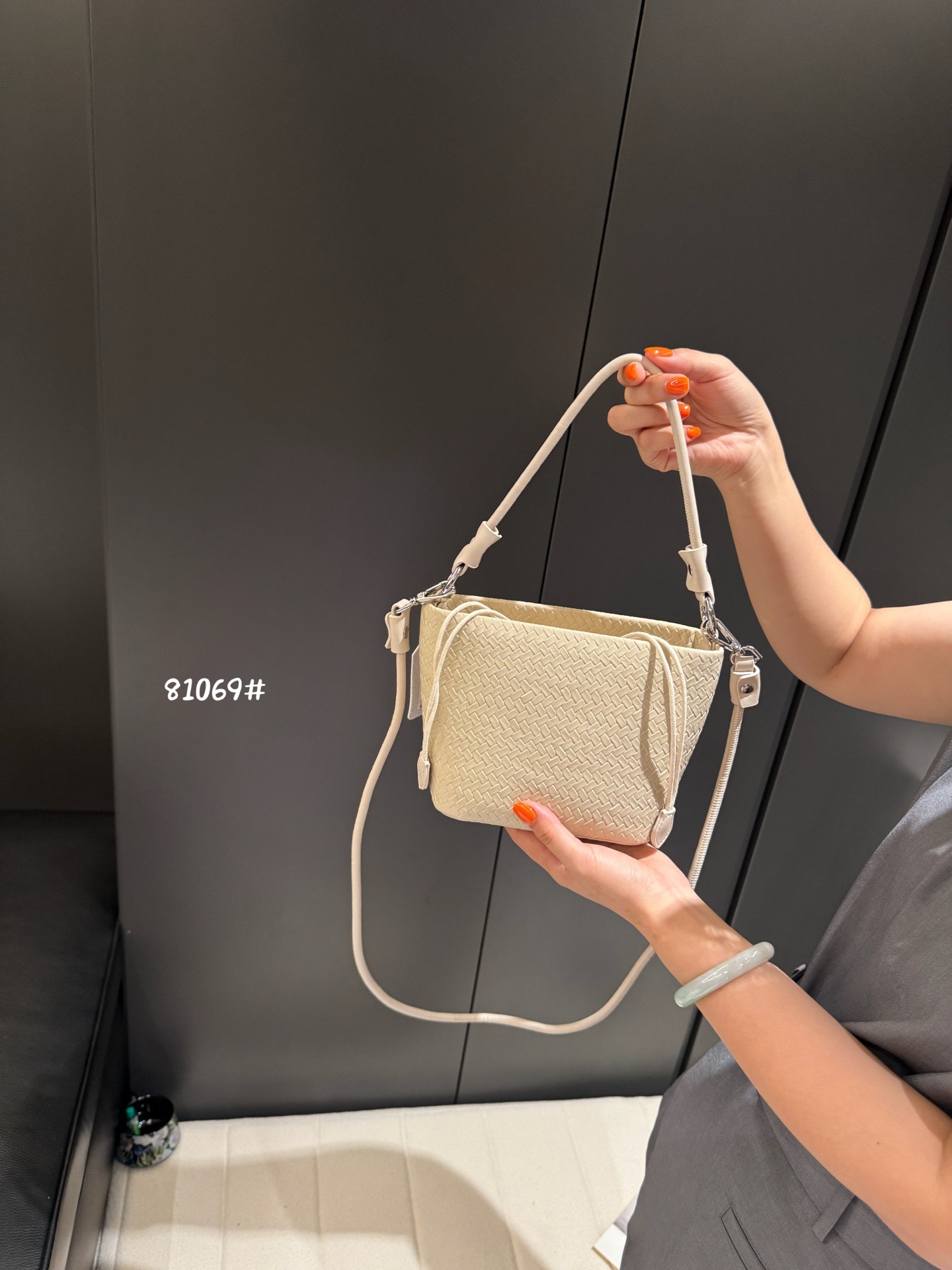 Free shipping designer bag 2025 Bucket Handwoven Bag Fashion Versatile Bag Vegetable Basket Bag New Casual Large Capacity Shoulder Bag Women S Bag