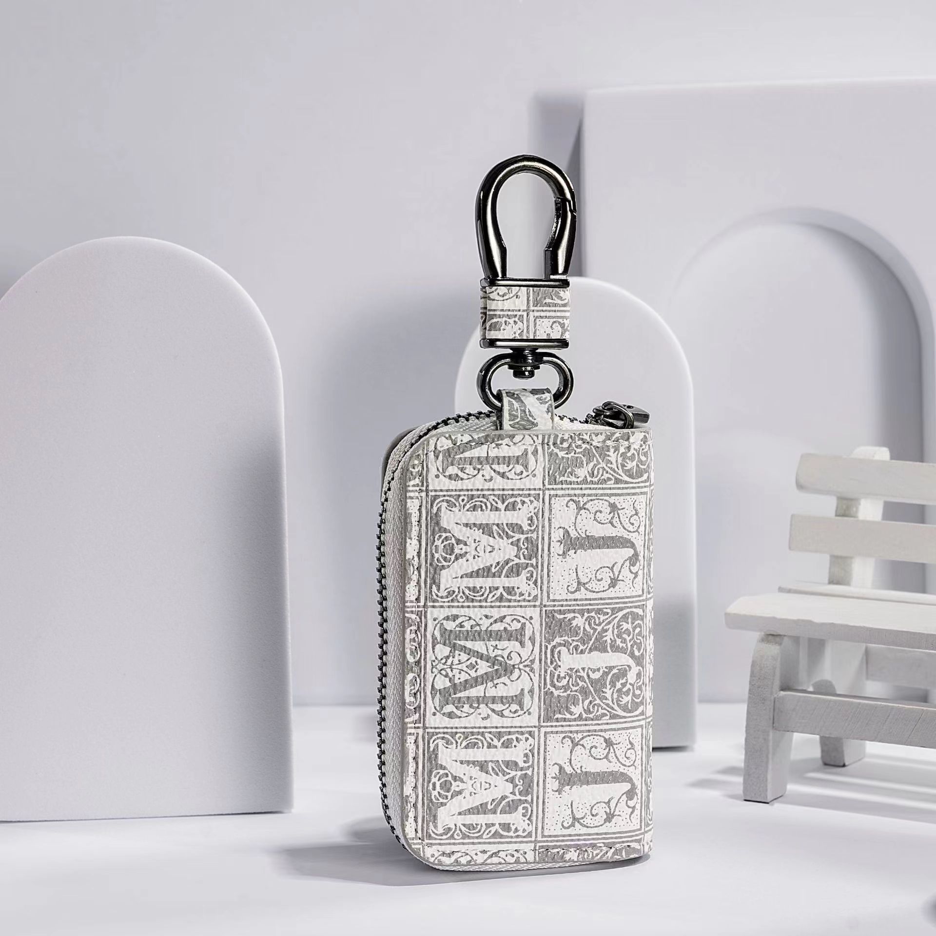 Bag Charms Business Car Key Cover - Carbon Fiber Pattern, Zipper Closure Protective Case, Universal Fit for Most Key Fobs