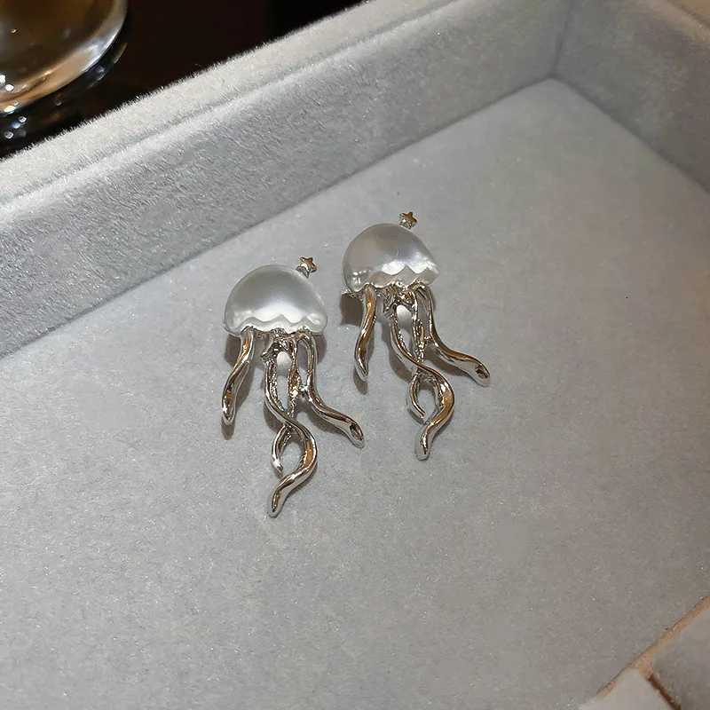 New Fashion Jellyfish Dangle Earrings for Women Translucent Frosted Animal Female Drop Earrings Silver Color Tassel Pendants XJ250722