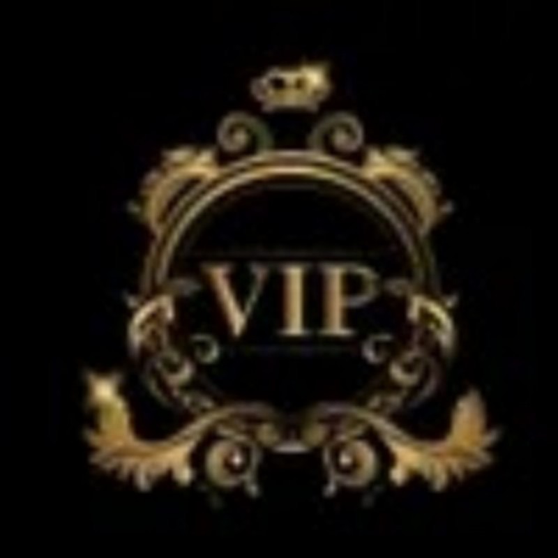 High-end Shoe-Jewelry Combination for Women's Occasions - Elegantly Paired Stilettos