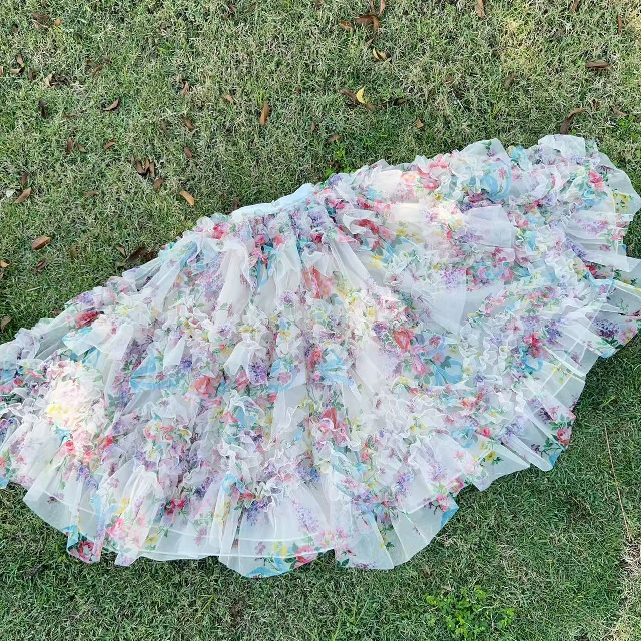 Adorable pet rose manor detachable long and short dual-purpose tail for pets. Baby bear foam pet cat and dog photography and photo-taking skirt.