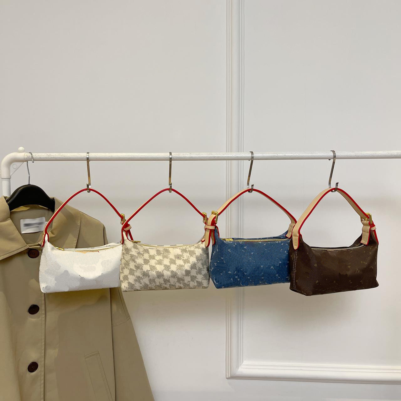 Designer bag Retro top Luxury Fashion Womens Shoulder Handbag Bag crossbody bag Underarm bag wrist bag Alphabet print pattern Evening bag Handbag grab bag