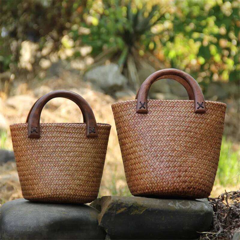 Handmade Wood Handle Straw Vintage Woven Handbags Seaside Vacation Rattan Bucket Bag City Bag