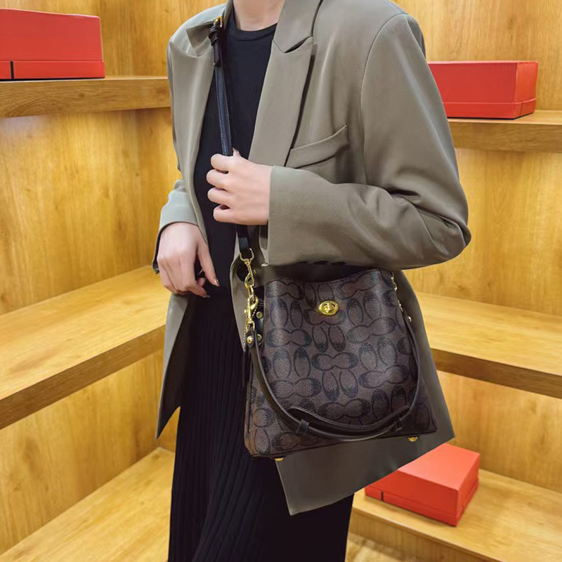Tote bag Designer bag Fashion Bags Women's Travel Luxury Handbag Shoulder Beach Bag Hot Tote Bag Large Letter Designer Large Capacity Bag Shoppin
