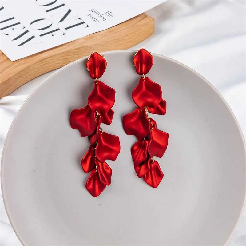 Tren Petal Tassel Long Drop Earrings for Women Red Blue Exaggerate Big Dangle Earrings Wedding Party Personality Jewelry Gift XJ250722