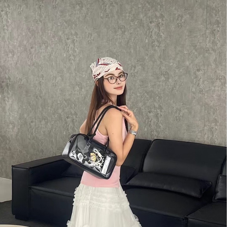 Free shipping designer bag 2025 Niche Underarm Long Handle Pain Bag New Fashion Boston Pillow Women S Bag Handbag Crossbody Bag
