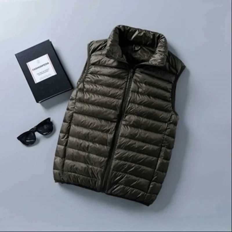 High Quality Man Duck Down Vest Coat Ultralight Sleeveless Windproof Waistcoat Portable Puffy Jackets for Men W250722