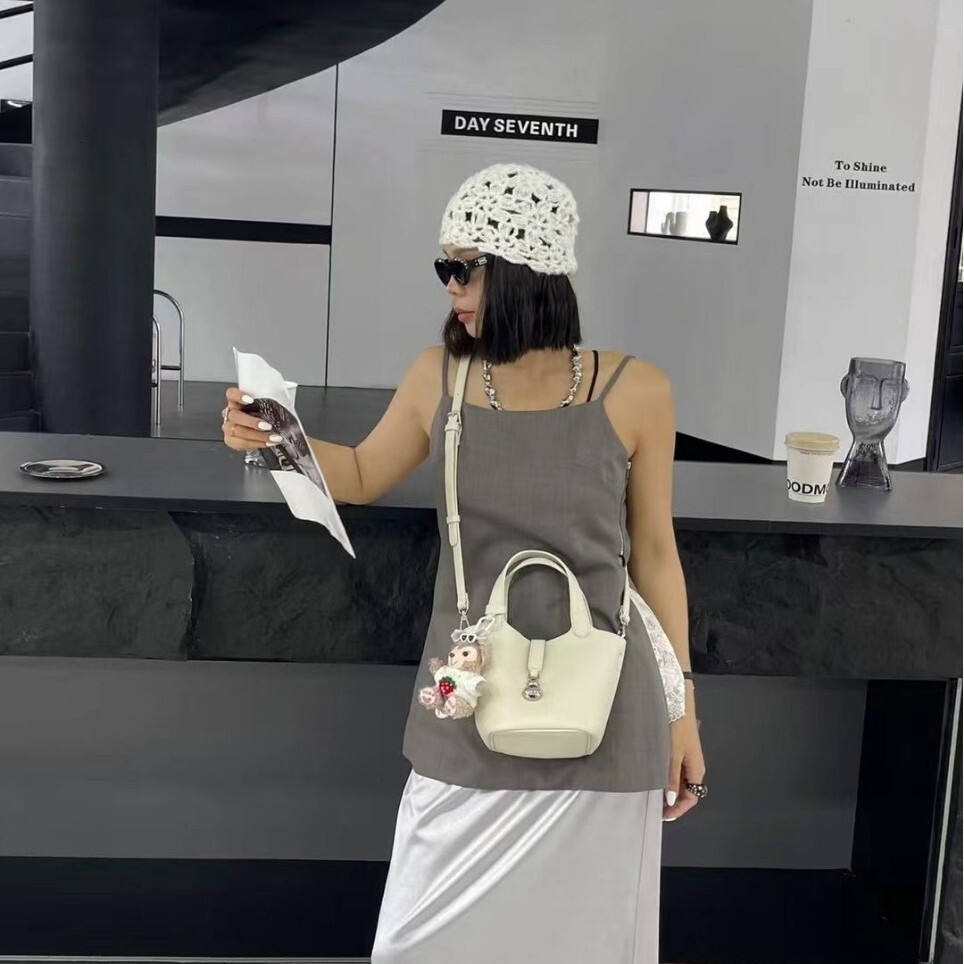 Free shipping designer bag 2025 Summer New Lychee Pattern Handbag Basket Bag Women Korean Style Crossbody Bucket Bag Wholesale Shoulder Bag
