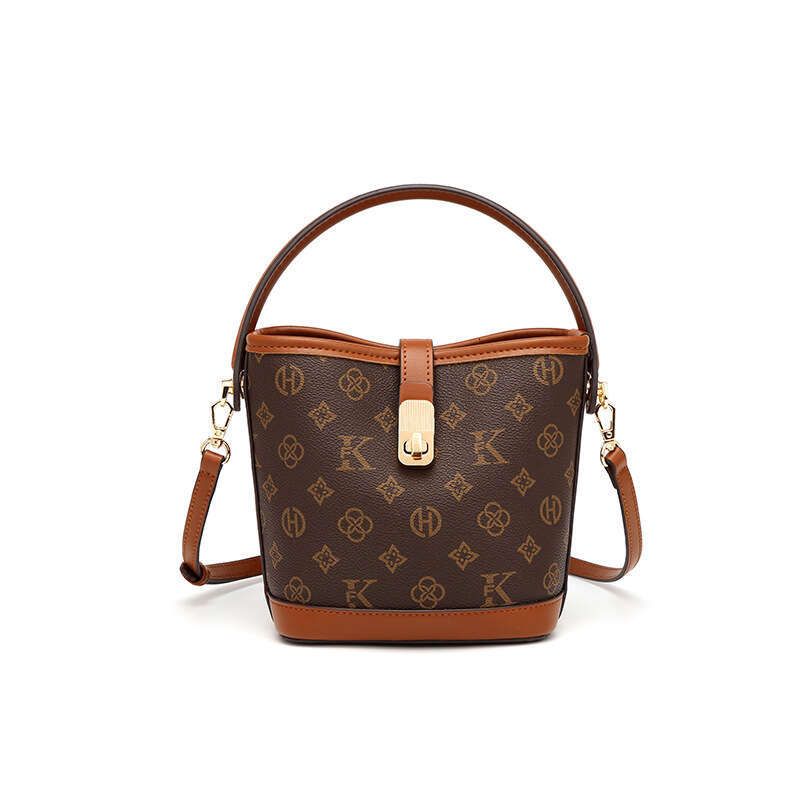 New Designer Luxury bag Large Capacity Crossbody Women's Bucket Versatile Genuine Leather Commuter Shoulder Bag
