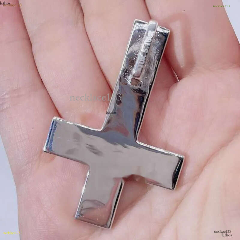 necklace moissanite chain Pendant Necklaces Whiote Gold Sier Vvs Moissanite Dia Iced Out Hip Hop Pass Tester Upside Down Cross e8