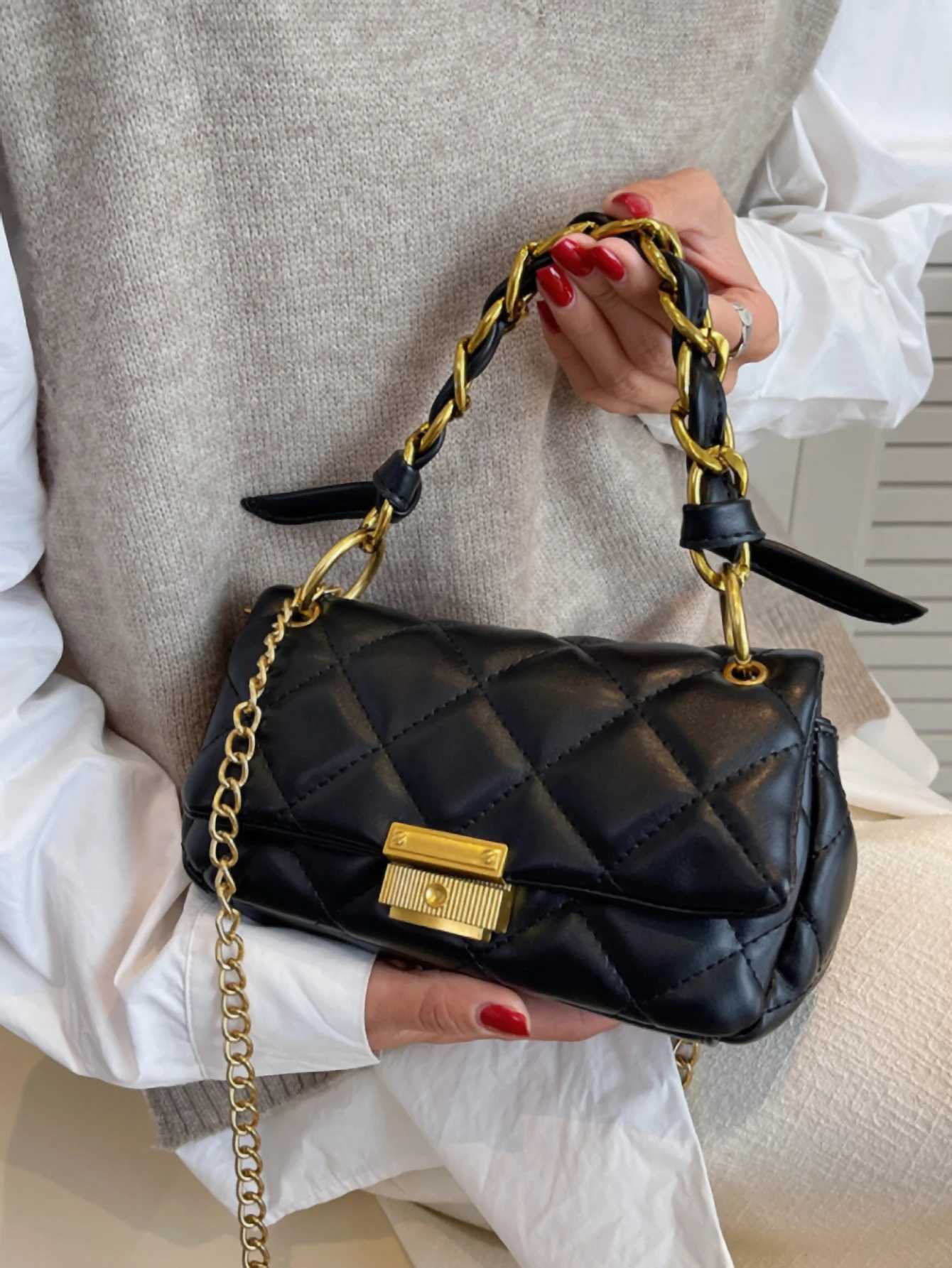 Reliable and modern chain small square bag simple and portable handheld shoulder bag Y250722