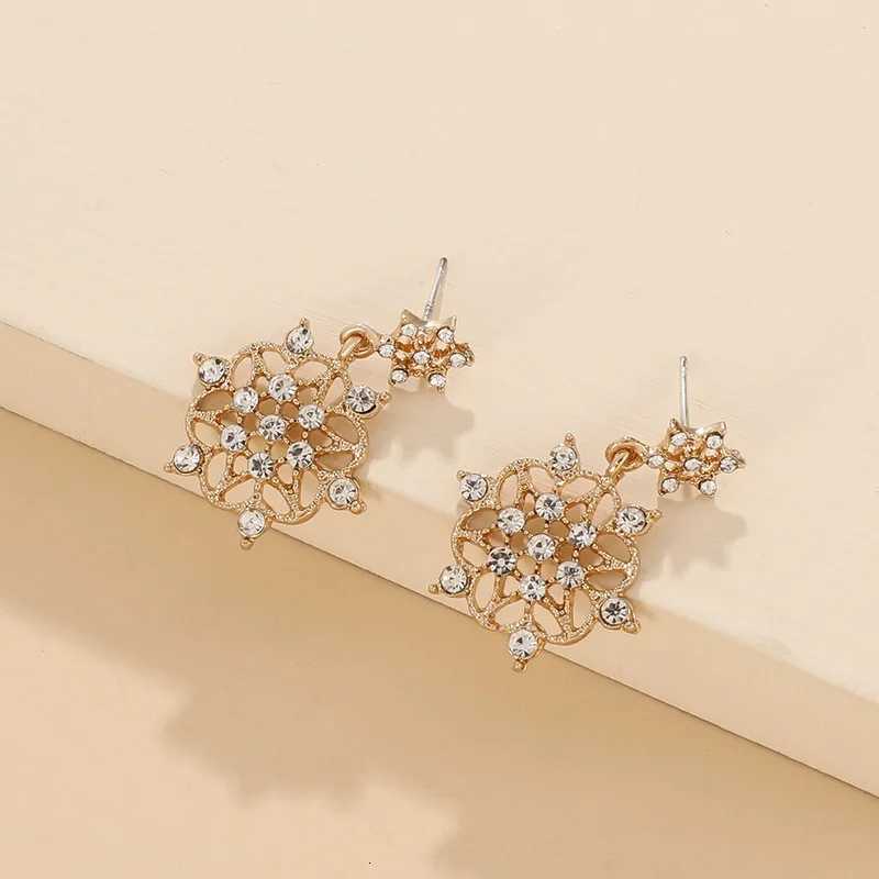 Trend Long Tassel Star Dangle Earrings for Women Light Luxury Spinning Spiral Crystal Snowflake Earrings Christmas Party Jewelry XJ250722