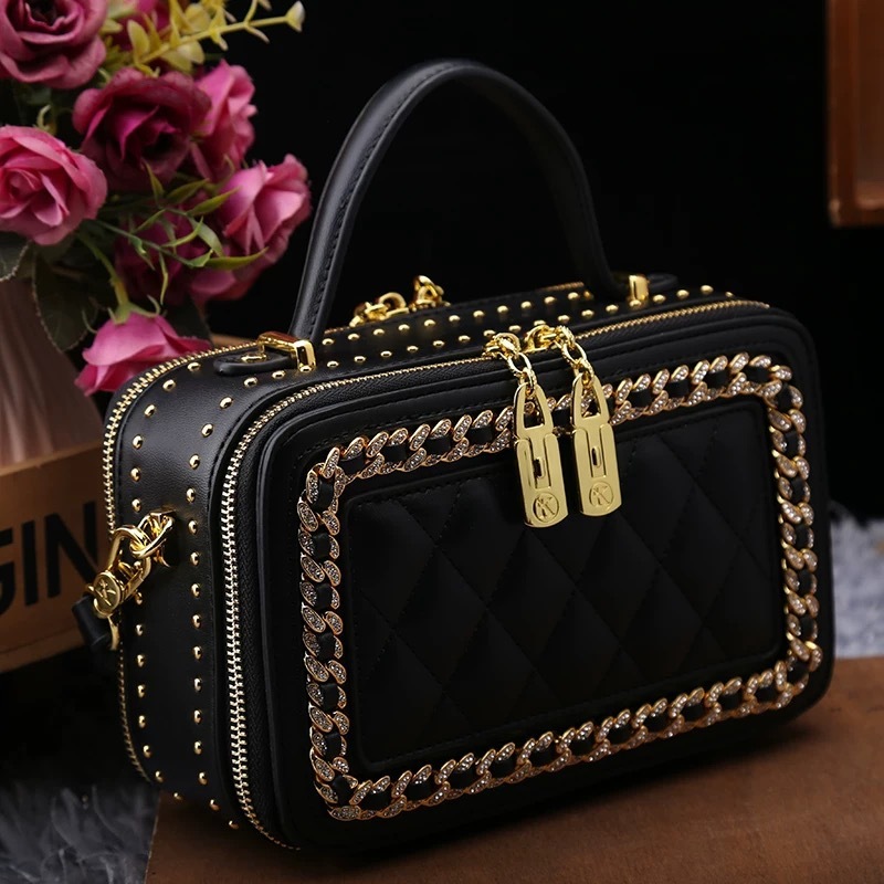 Free shipping designer bag 2025 Quilted Chain Diamond Studded Niche Handbag For Women New High End Fashion Single Shoulder Bag Crossbody Small Bag