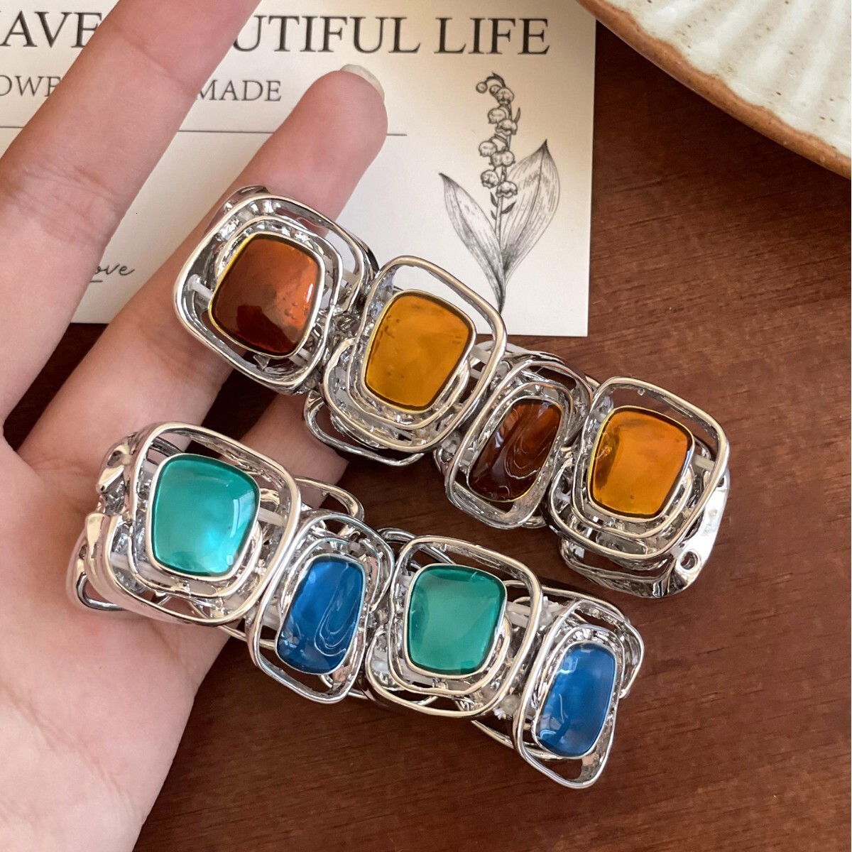 Oil Drip Hollow Geometric Elastic Bracelet Light High-End Feel Unique Design Hand Jewelry for Women - view 3