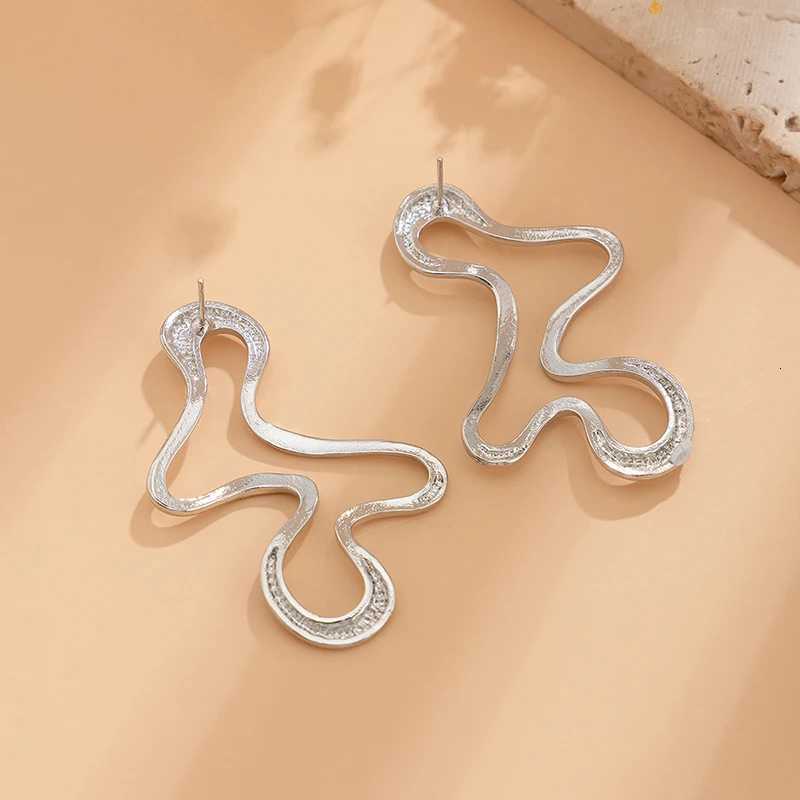 Minimalist Irregular Hollow Geometry Metal Stud Earrings Punk Statement Gold Color Earring Womens Charm Ear Jewelry XJ250722