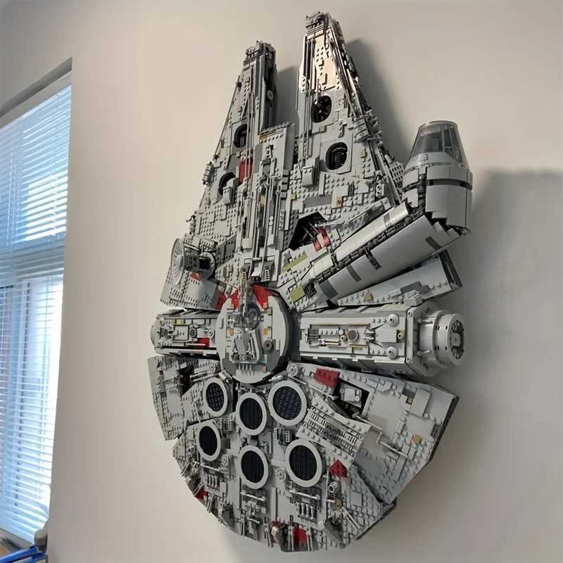 8445PCS Large Space Millennium Ship Building Blocks Falcon Model Sets Assembly Bricks Toys Collection Birthday Christmas Gifts C251111