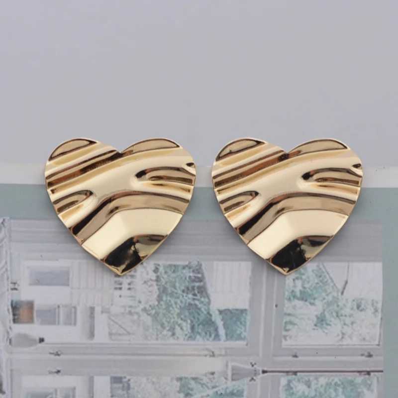 Romantic Heart Stud Earrings for Women Simple Metal Golden Silver Color Cute Sweet Girls Ear Jewelry Gift aretes de mujer XJ250722