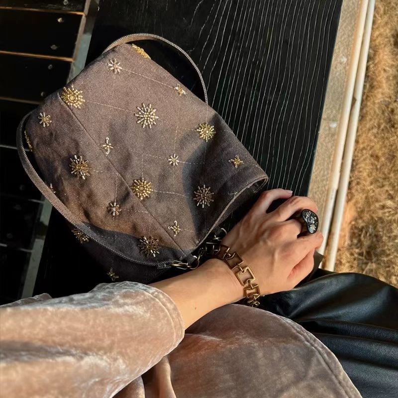 Summer new women's women's crossbody bag with bead embroidery pattern bucket bag summer retro denim women's shoulder bag new fashion de