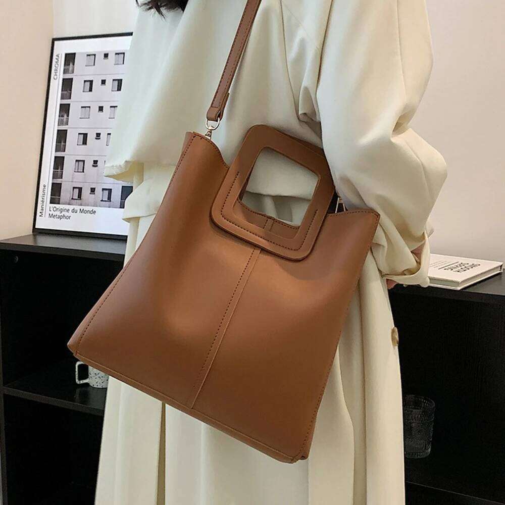 Fashion Popular Large Female New Hundreds Of Retro Senior Sense Shoulder Handheld Crossbody Bucket Bag
