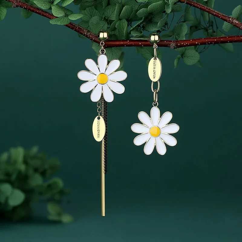 Summer New Korean Floral Daisy Flower Drop Earrings Fashion Fresh Sunflower Asymmetric Earrings Girl Ears Jewelry Brincos Gift XJ250722